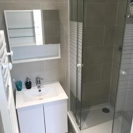 Apartment Moderne Le Bourget